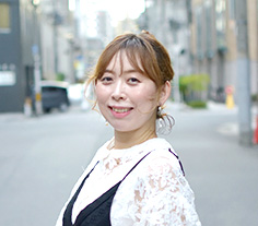 彩凛システムのカスタマーサポートメンバー